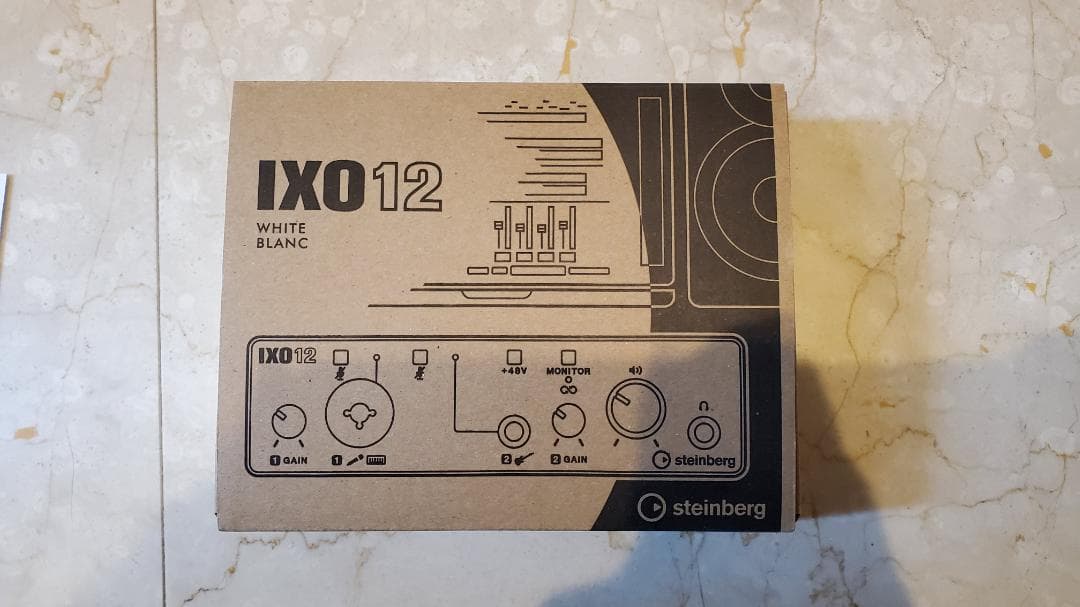 IXO12 オーディオインターフェイス