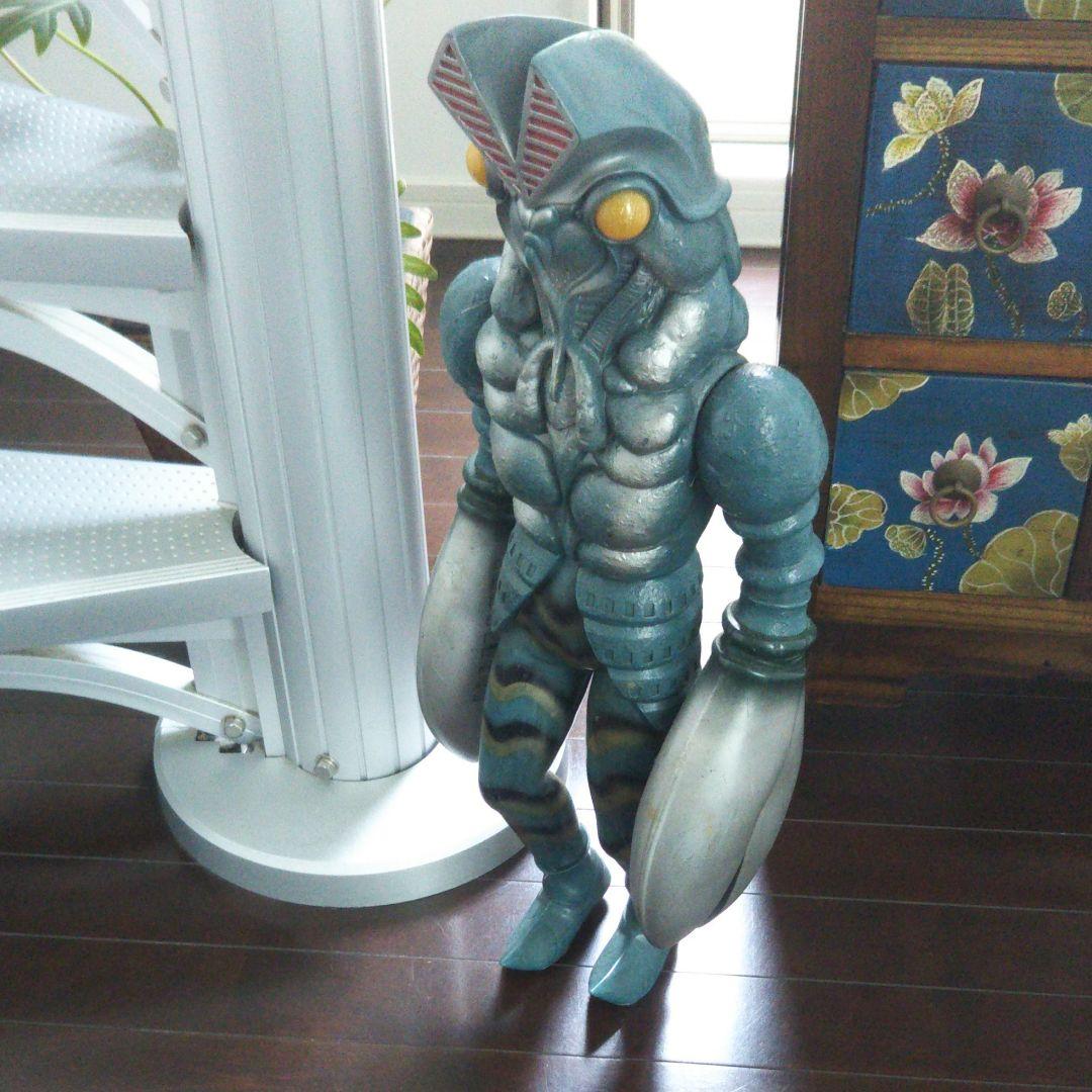 超リアル！販促用バルタン星人ビッグサイズフィギュア