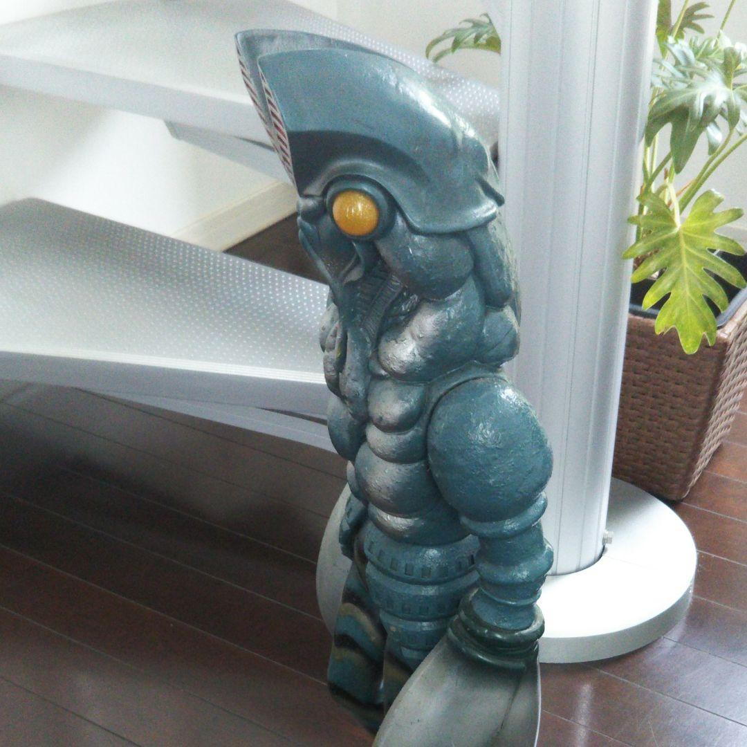 超リアル！販促用バルタン星人ビッグサイズフィギュア