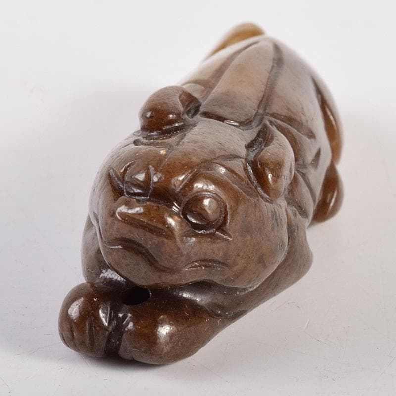 中国　玉石彫刻　神獣　根付　紙鎮　置物　C　7886E