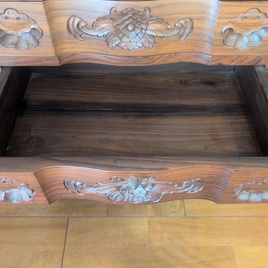 木製楕円形テーブルと6脚の椅子.引き出し棚