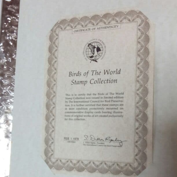 世界の鳥の切手コレクション本