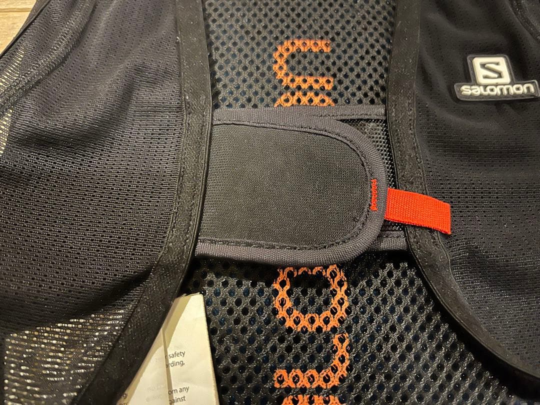 Salomon バックプロテクター　ブラック/ブルー