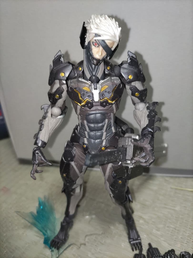 リボルテック　雷電　メタルギアライジング