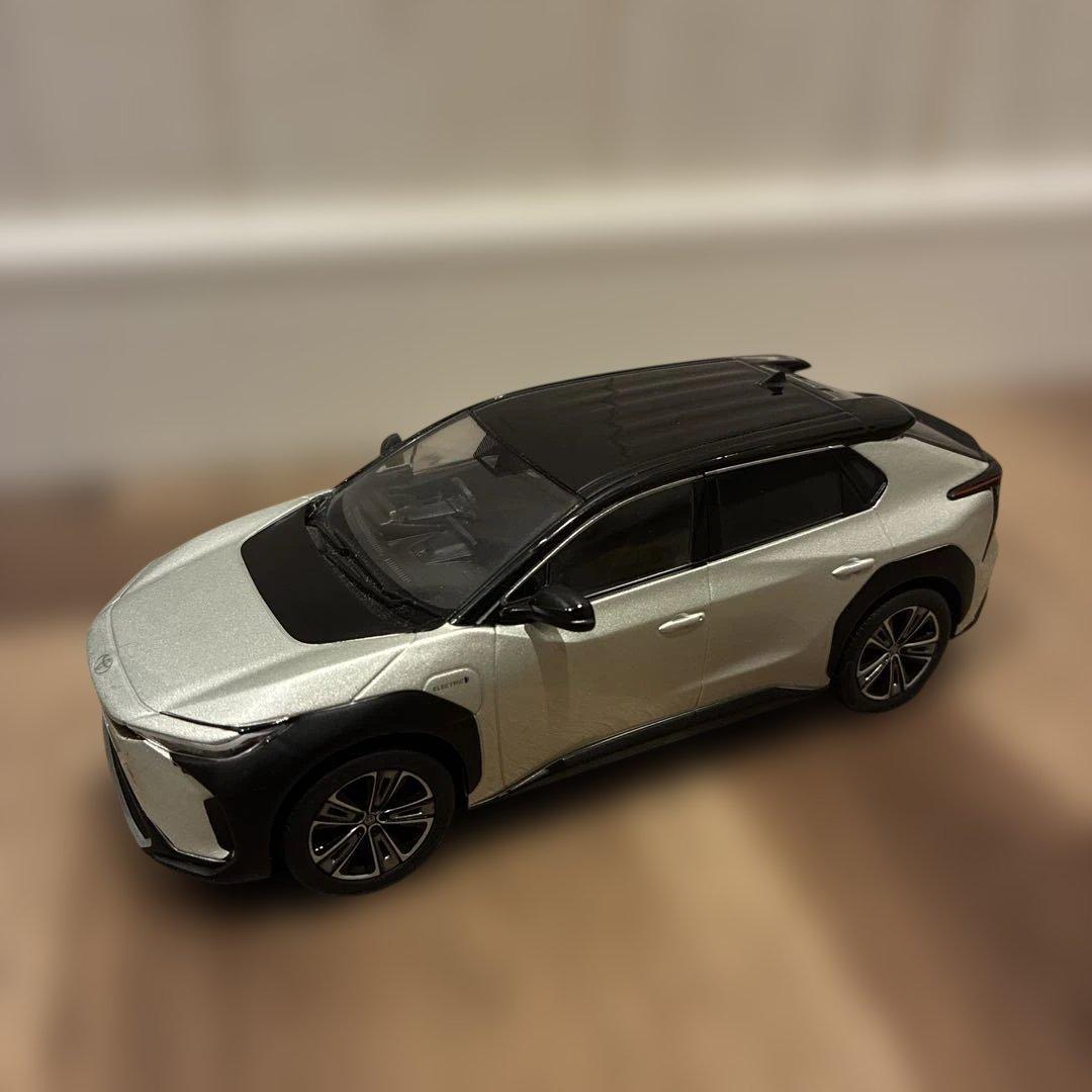 bz4x カラーサンプル　10台