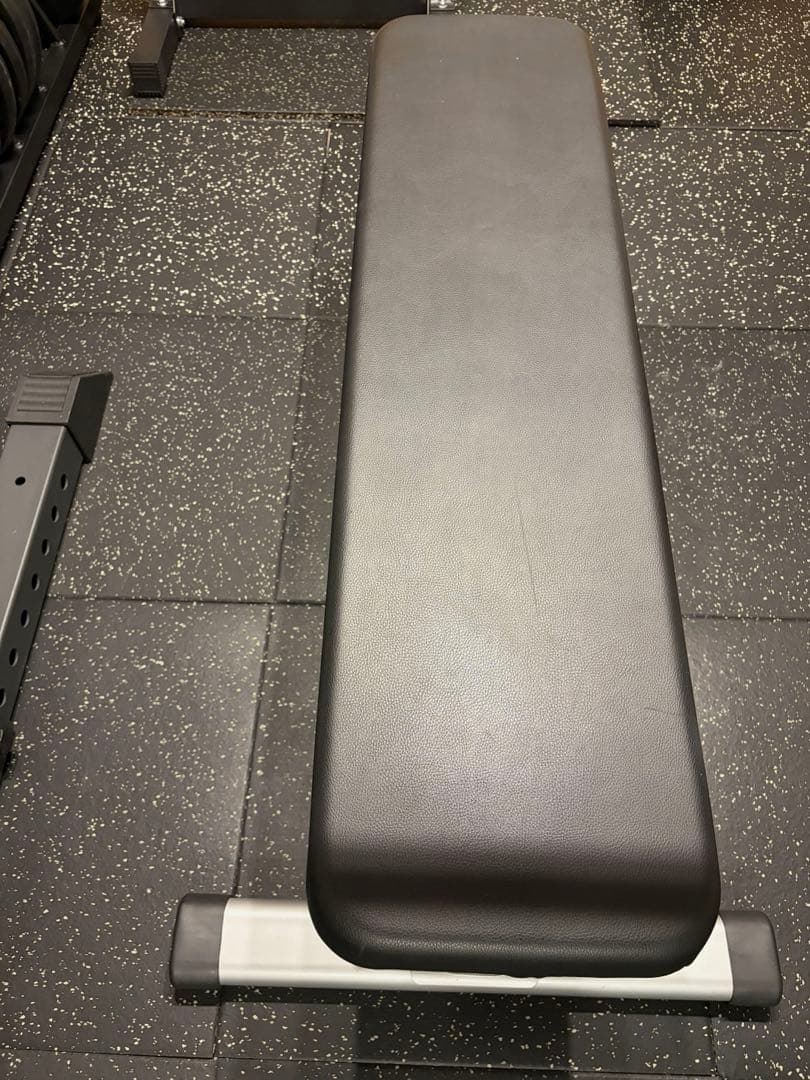 【直接引渡し可】フラットベンチ トレーニングベンチ ベンチプレス 黒