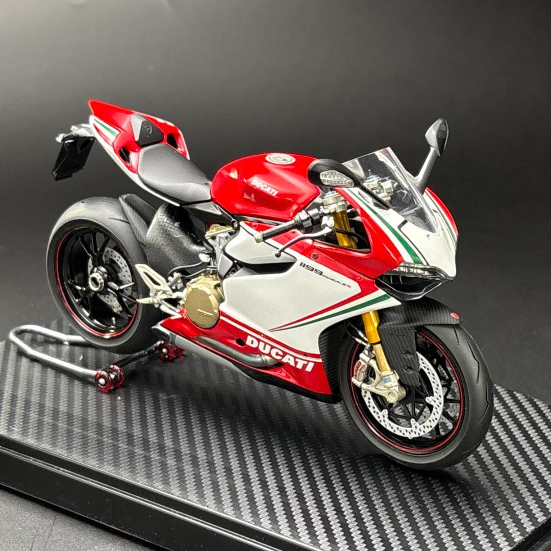 ドゥカティ 1199 パニガーレS トリコローレ（1/12組立完成品）
