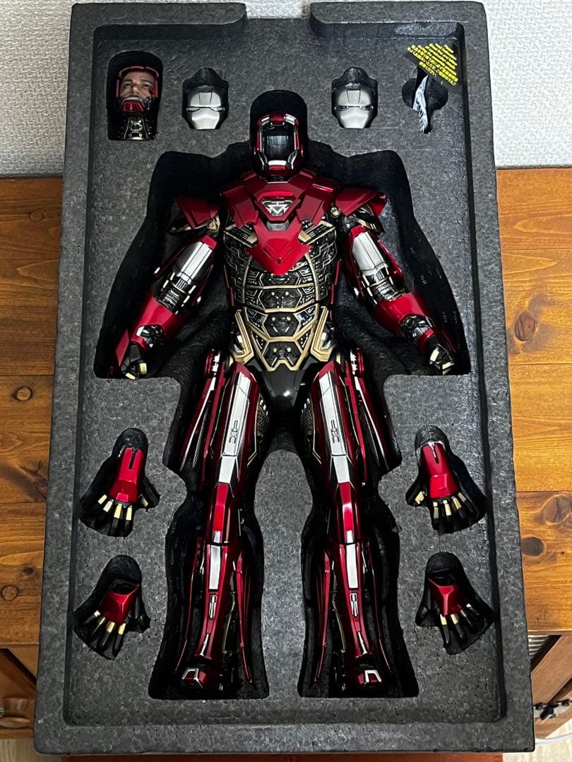 【美品】ホットトイズ　アイアンマン３シルバーセンチュリオンアーマースーツアップ版