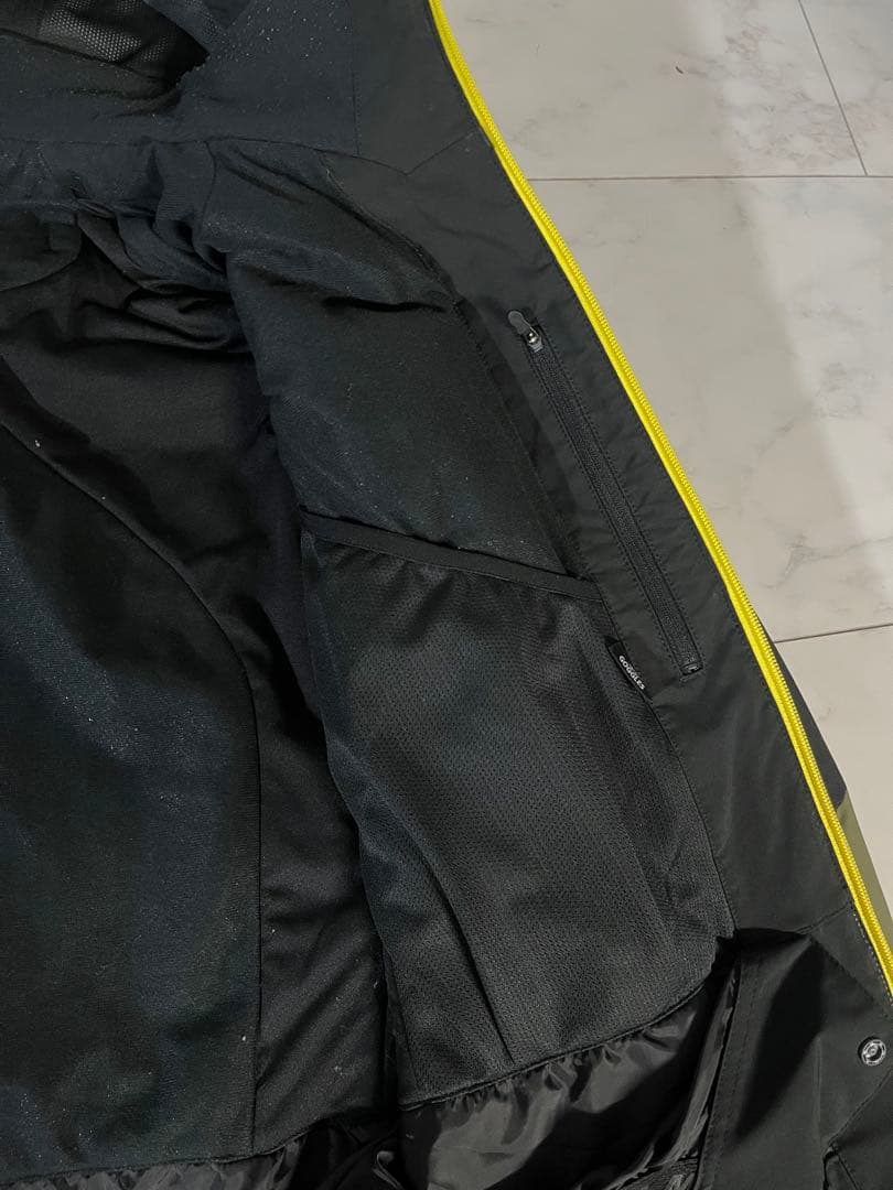 メロンソーダ　MIZUNO DEMO SOLID ブラック×カーキ　上