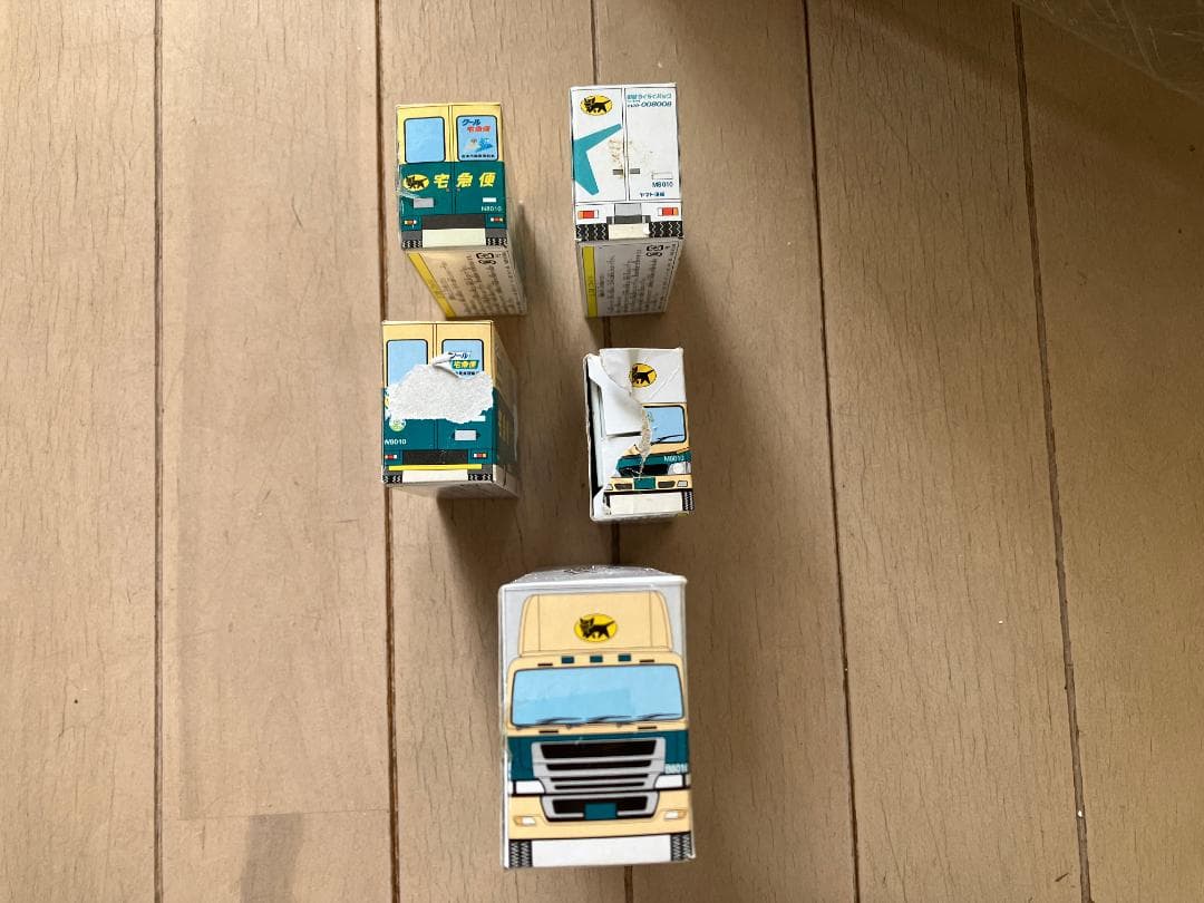 684_ヤマト運輸 トミカサイズミニカー ５台セット ディスプレイケース付