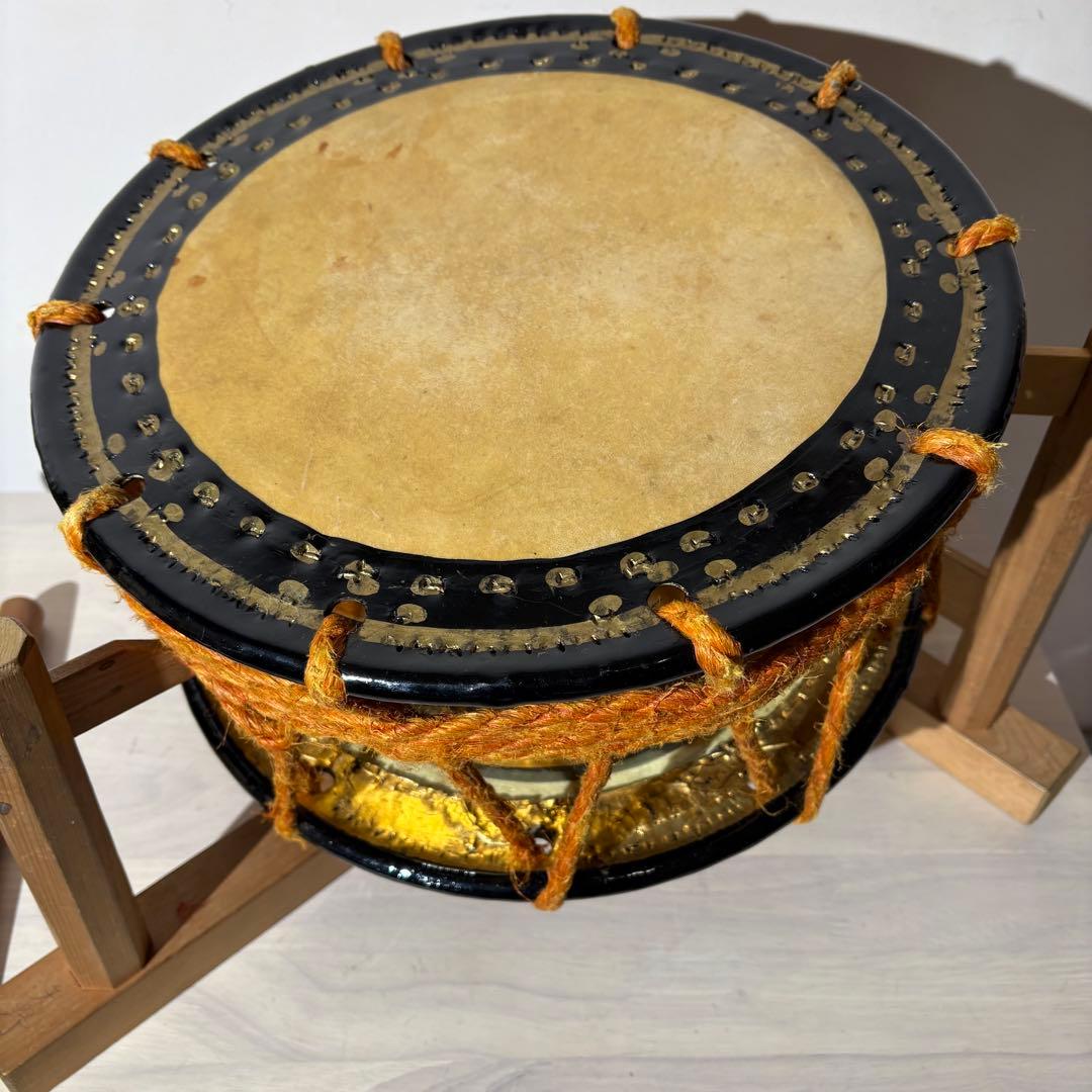 中型 和太鼓 黒・金 スタンド付き　Japan ビンテージ　骨董
