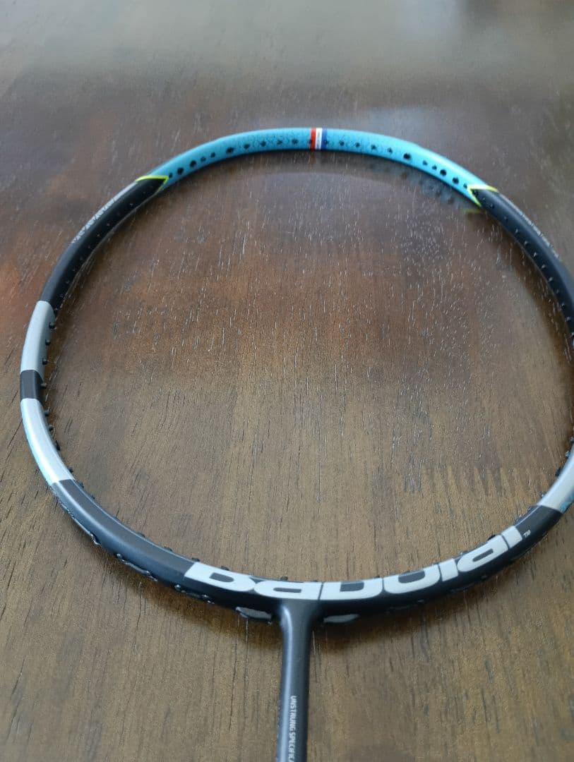 バボラ　アディダス　バドミントンラケット　2本