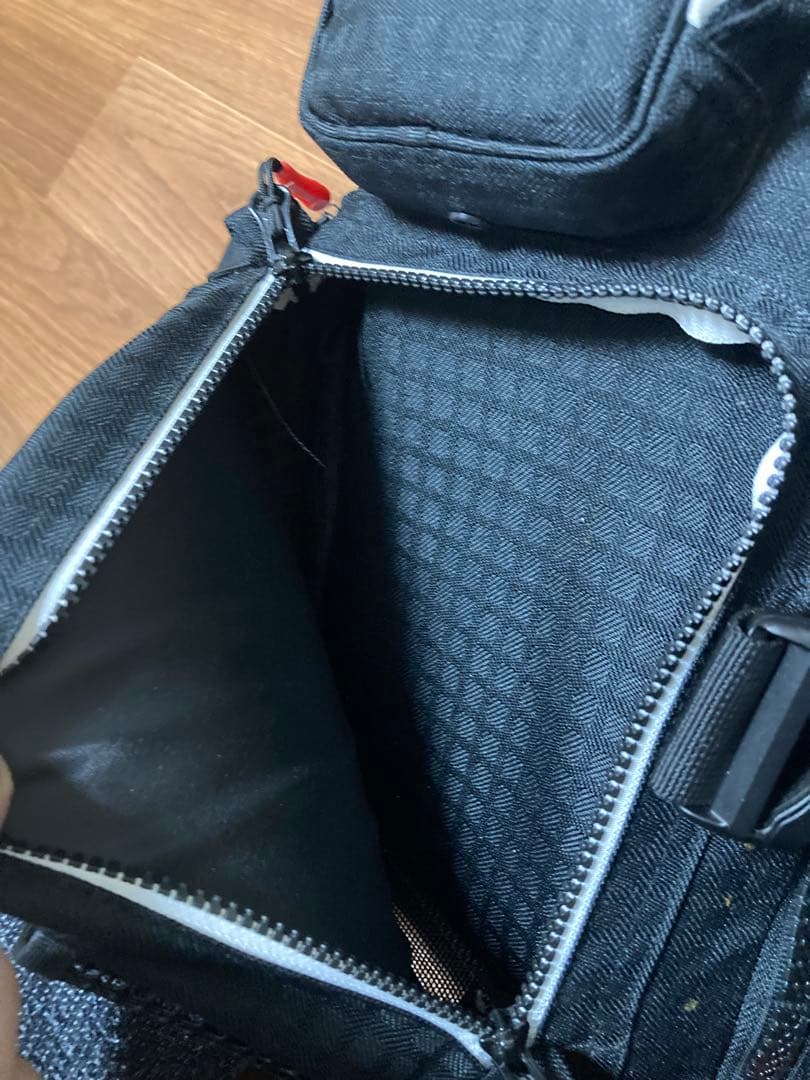 MAZUME EXTRACOMPLEXブラックライフジャケットロッドホルダー付き