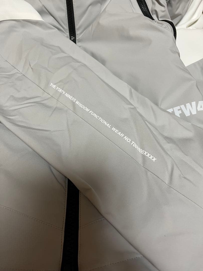 TFW49 OCTA INSULATED PARKA 保温ゴルフジャケット