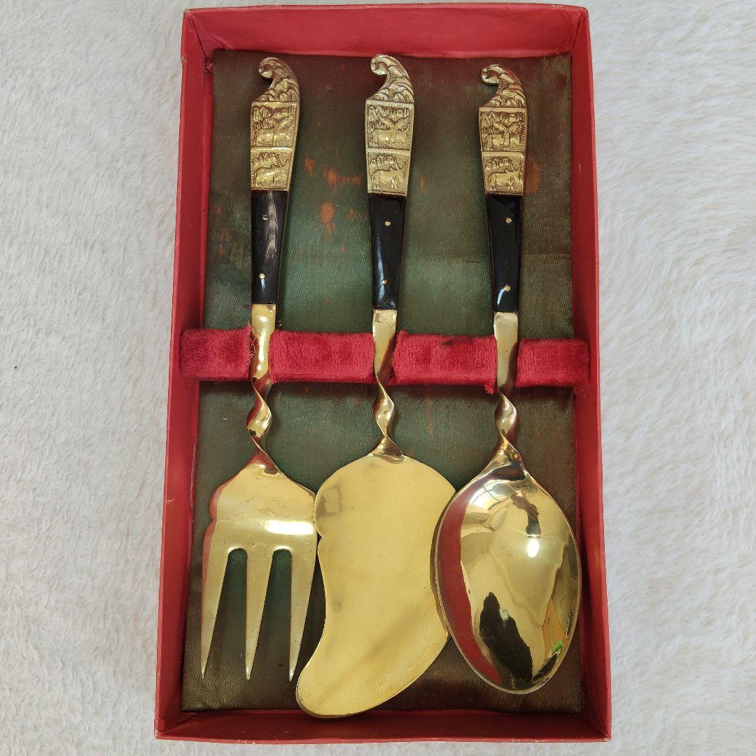【新品未使用】彫刻ハンドルのカトラリー3点セット アンティーク雑貨 レトロ