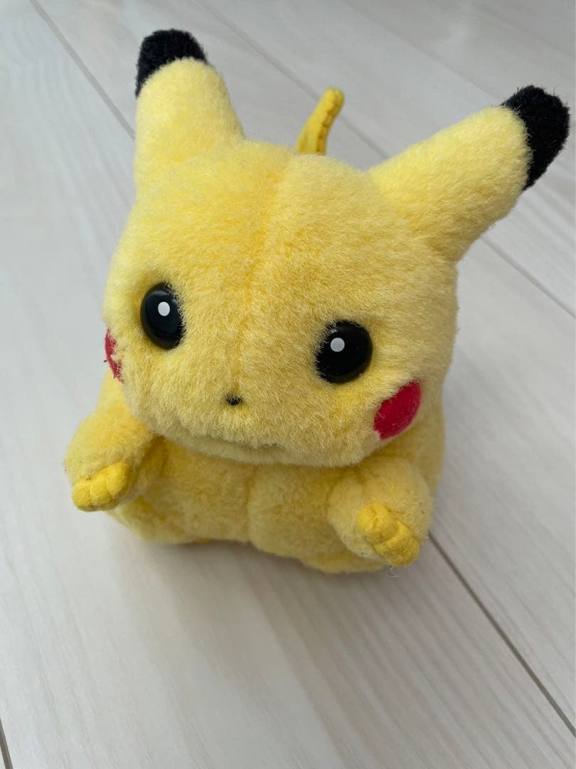 初代ピカチュウぬいぐるみ