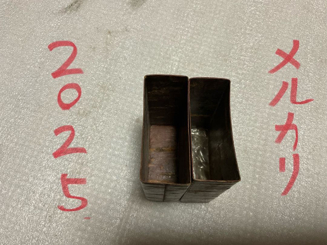 秋田県角館町桜皮細工／菖蒲模様の煙草入れ【民芸品　未使用品】。