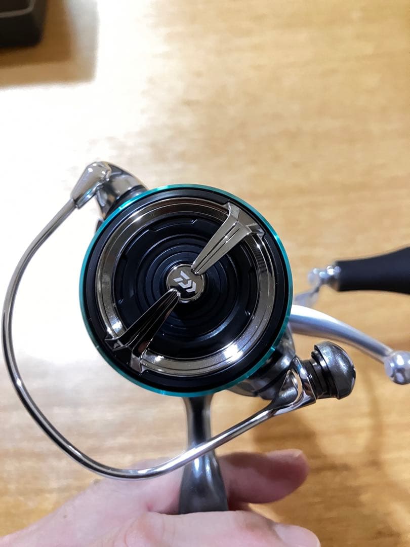 ダイワ 25 エメラルダス AIR PC LT 2500-DH