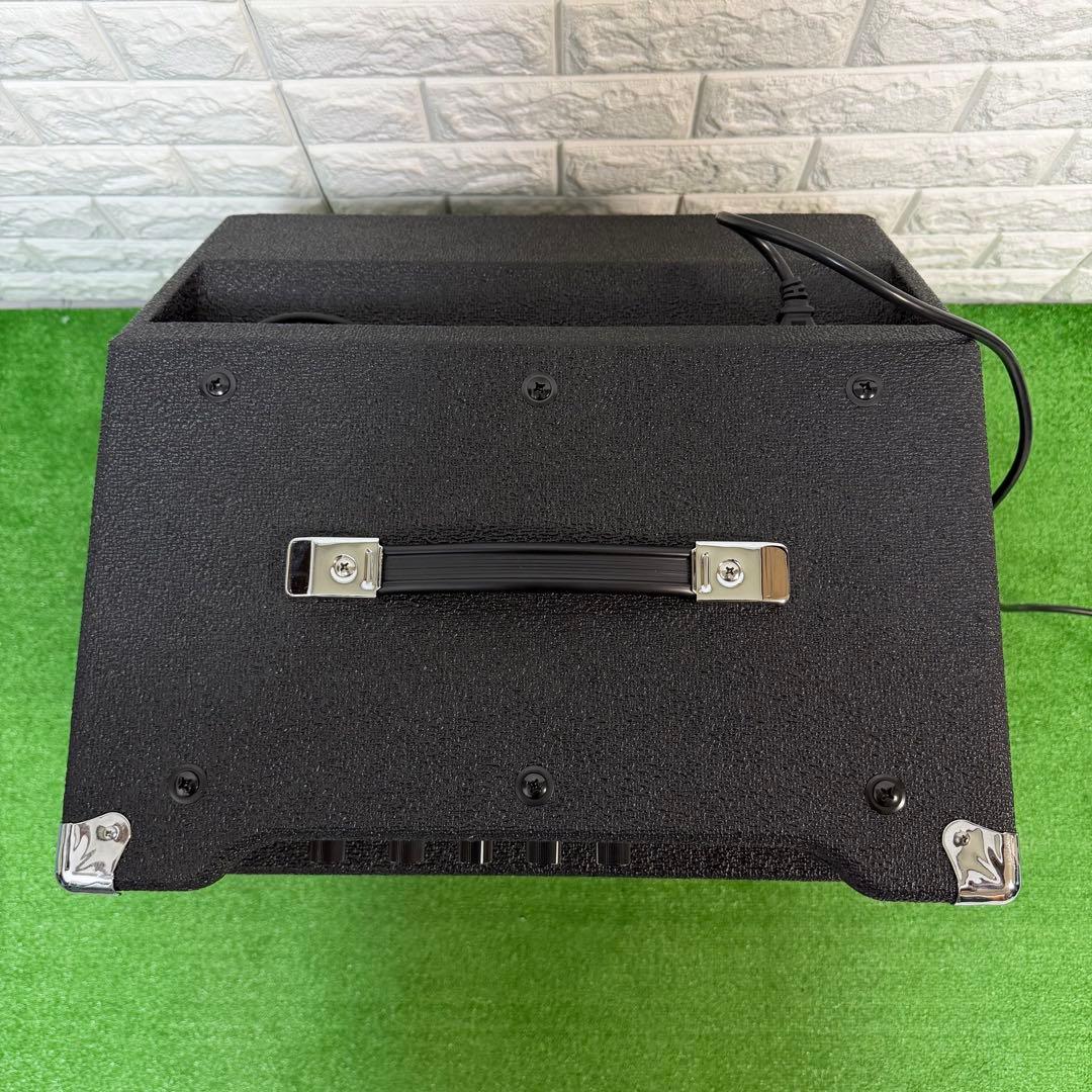 極上品　Hartke KB15 ベースアンプ 圧倒的出力　軽量　動作良好