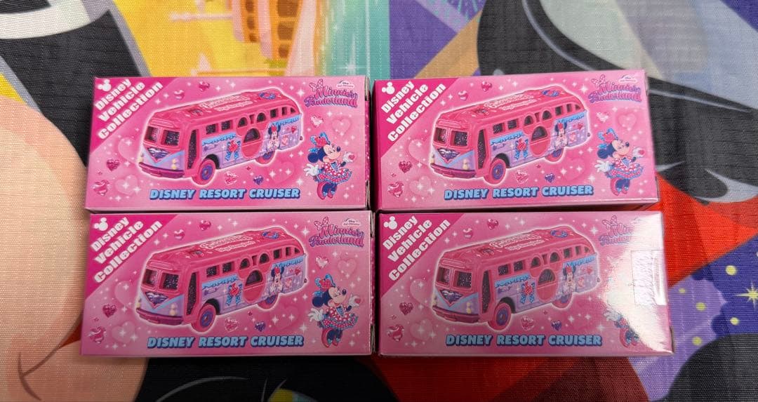 ディズニー　ミニー　ファンダーランド　トミカ　４台
