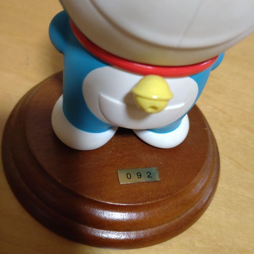 ドラえもん 限定フィギュア 木製台座付き コミニカ