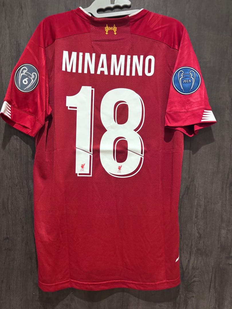 南野拓実　リヴァプール　ユニフォーム