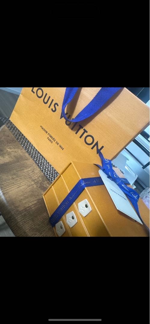 パリ限定 ルイヴィトン ボックス チョコレート バレンタイン 村上 隆