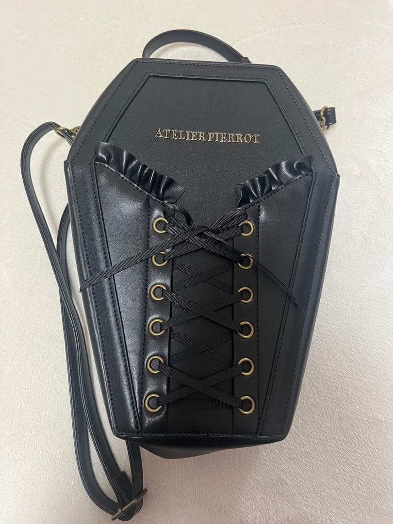 ATELIER PIERROT コフィン型ショルダーバッグ