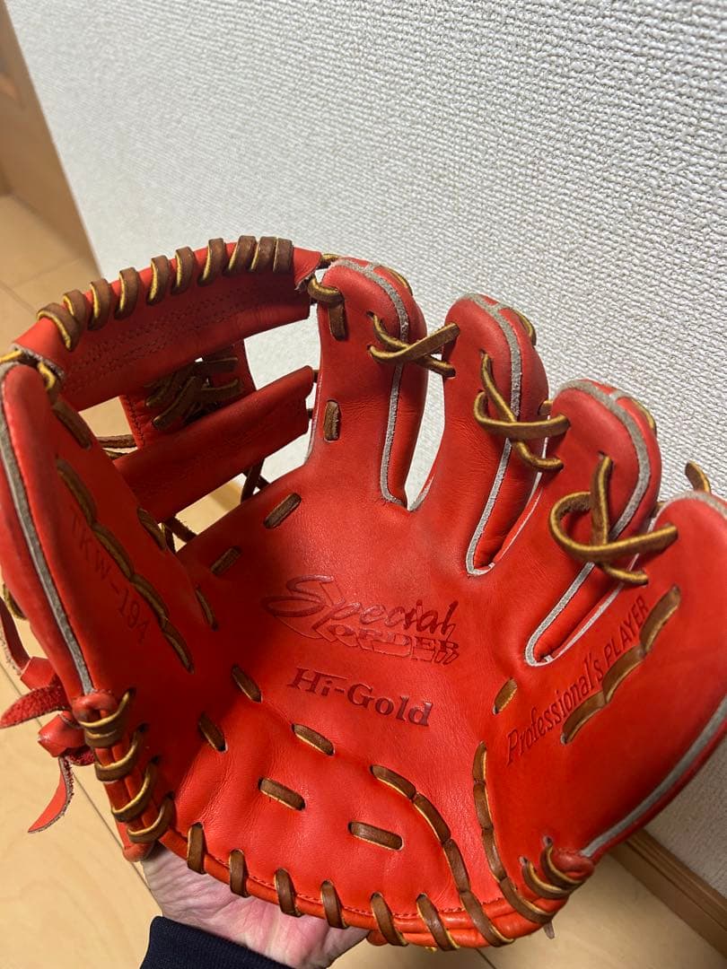 【ほぼ新品】硬式用ハイゴールドスペシャルオーダー 内野手用グラブ 小型 即戦