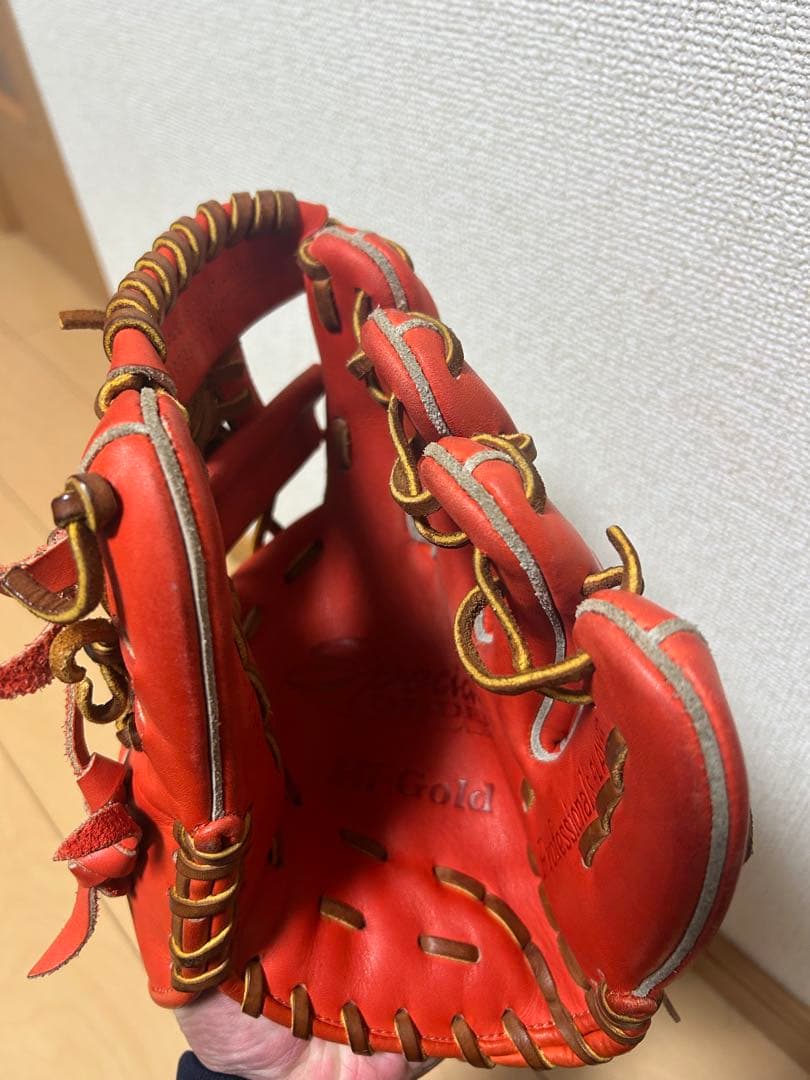 【ほぼ新品】硬式用ハイゴールドスペシャルオーダー 内野手用グラブ 小型 即戦