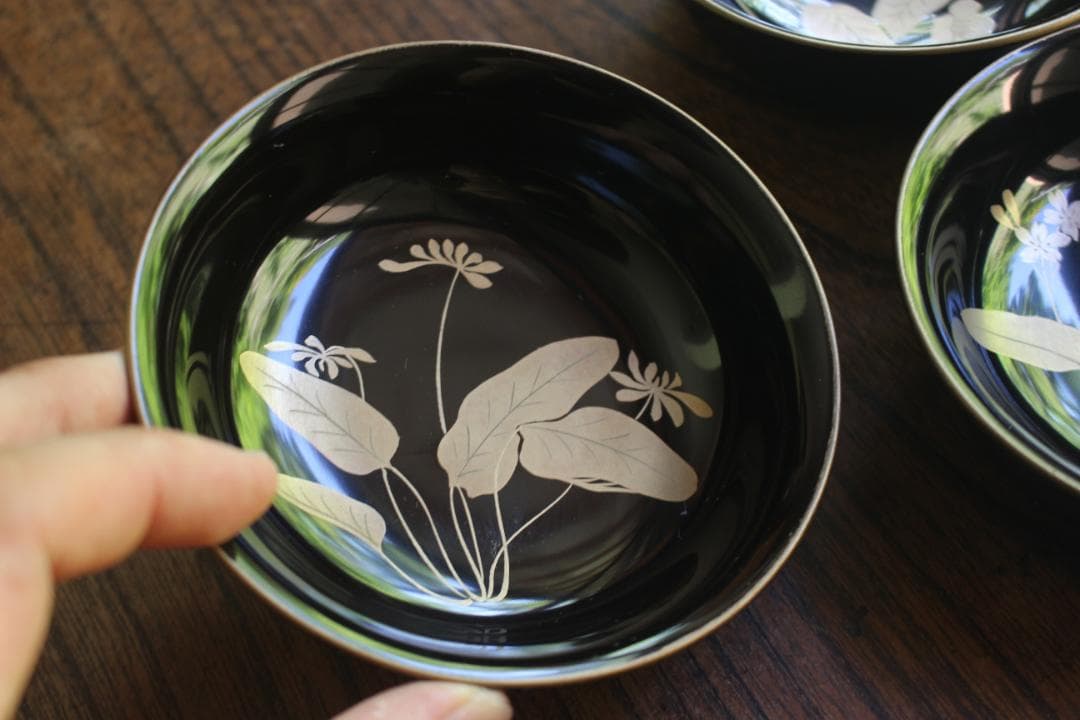 ばら売り可！時代金縁黒漆に優美な草花蒔絵の映える小皿6点（検輪島塗蒔絵皿菓子皿