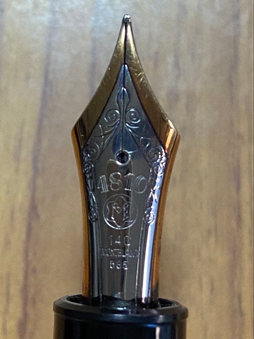 モンブラン　MONTBLANC 黒万年筆 金メッキペン先　No.149