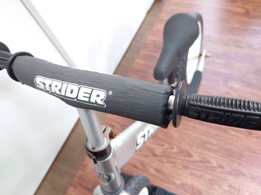 ストライダー プロ（箱、プロテクター&グローブ、スタンド付き）