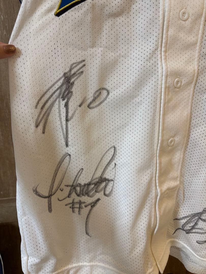 ファイターズ 2005年 選手サイン入り ユニフォーム