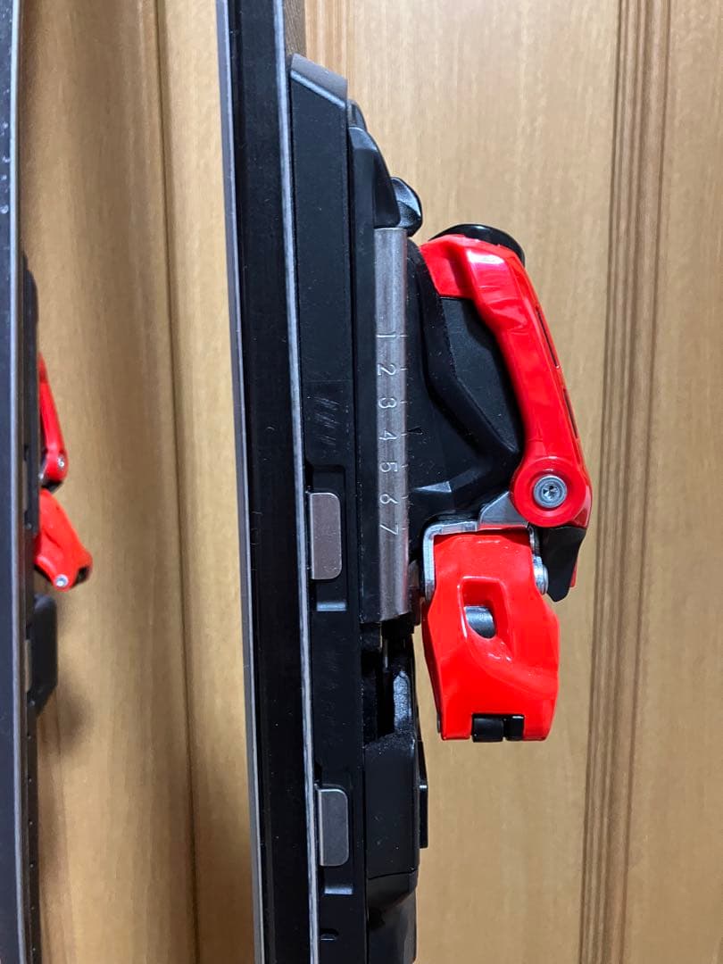 未使用品　22-23 ATOMIC アトミックREDSTER S9i PRO