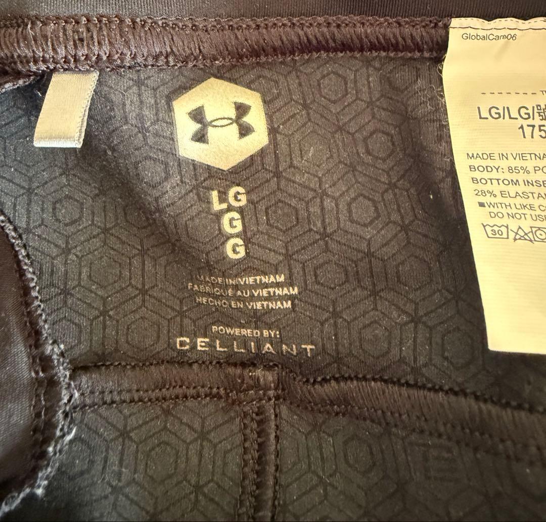 UNDER ARMOURブラック トレーニングウェア セットアップ　Lサイズ