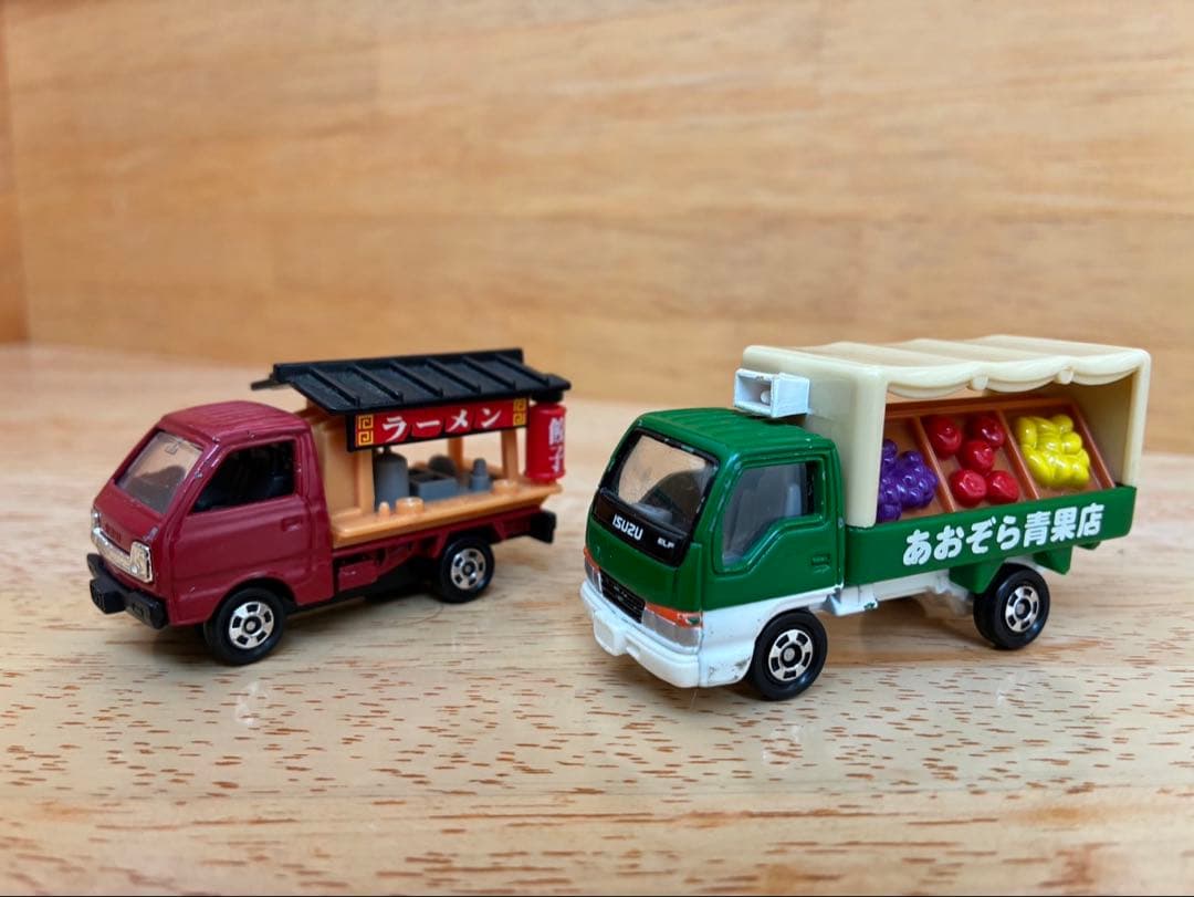 トミカミニカー どこか懐かしい街で見かけるくるまセット外箱あり タカラトミー