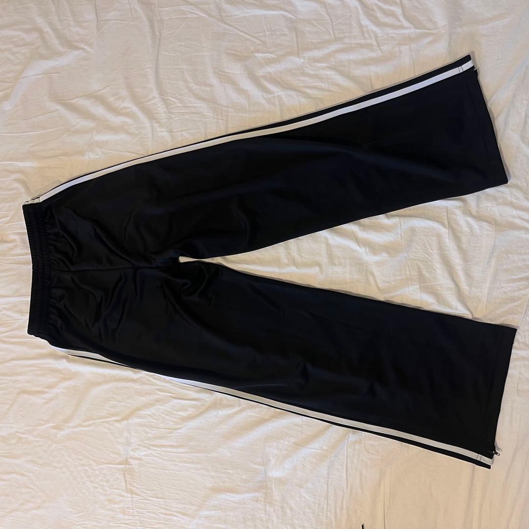 adidas ブラック ジャージパンツ ストライプ