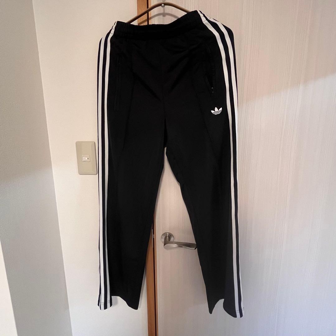 adidas ブラック ジャージパンツ ストライプ