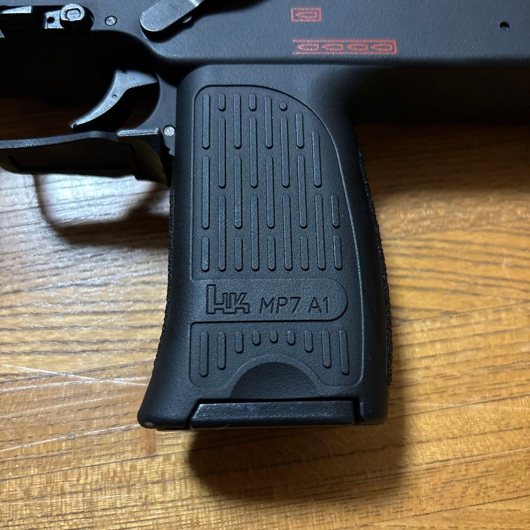 美品 東京マルイ MP7A1 電動ガン 福岡 ロングマガジン付き