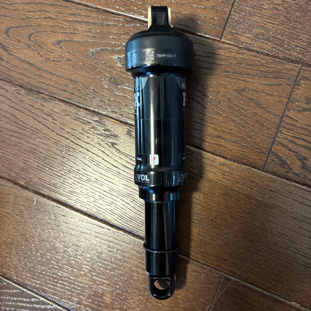 FOX FLOAT DPS Performance 210x52.5 リヤサス