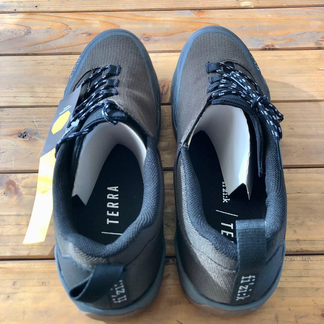 最終価格新品未使用fi'zi:kTERRAエルゴレース41/25.5~26.0