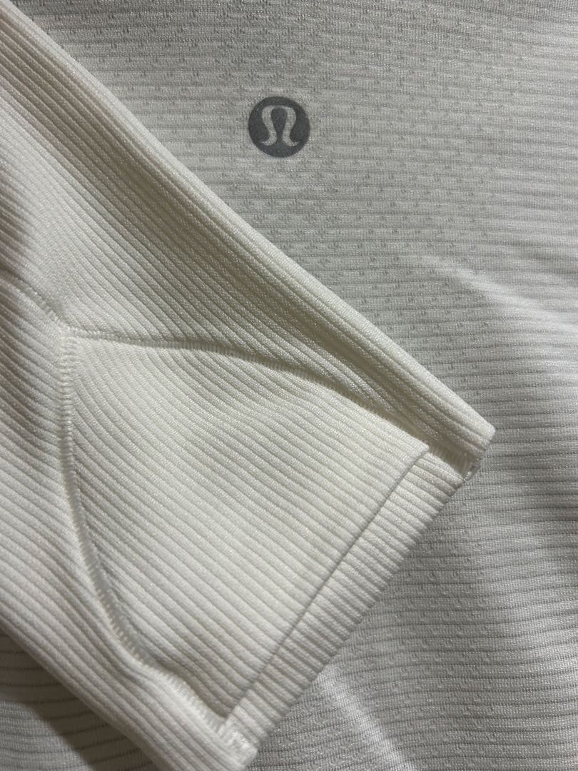 lululemon ホワイト 長袖 ヨガウェア サイズ