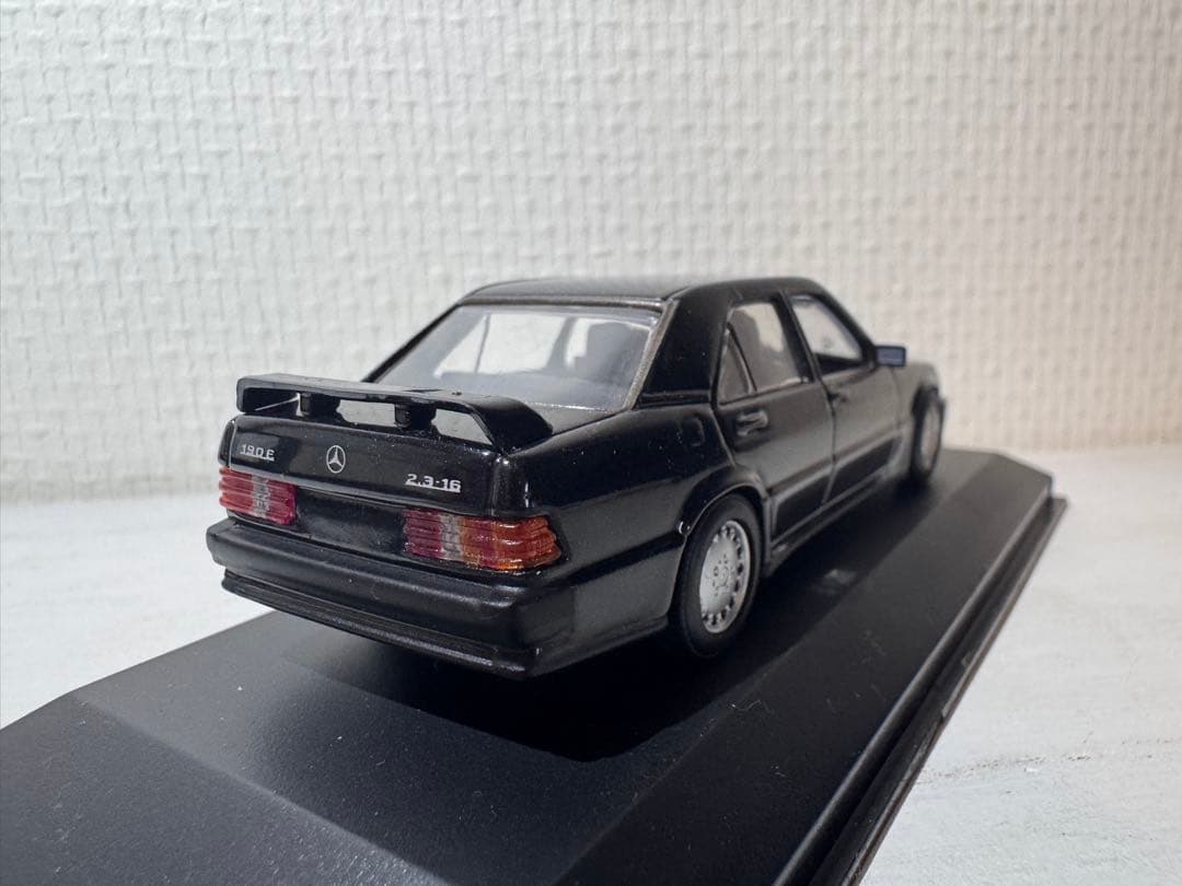 MINICHAMPS メルセデス 190E 2.3-16 1984 1/43