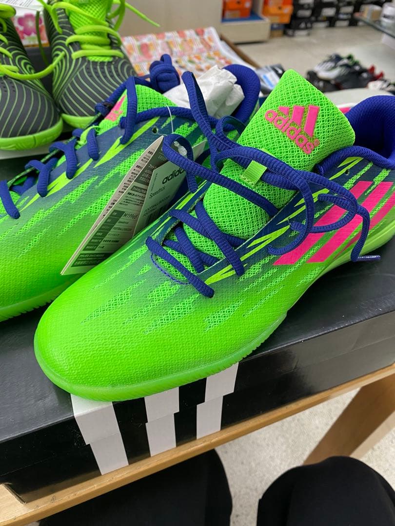 アディダス　フットサルシューズ　26.5cm