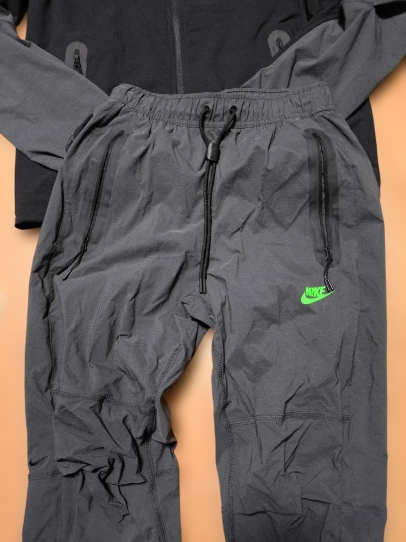 サイズS NIKE ナイロン テックパンツ セットアップ