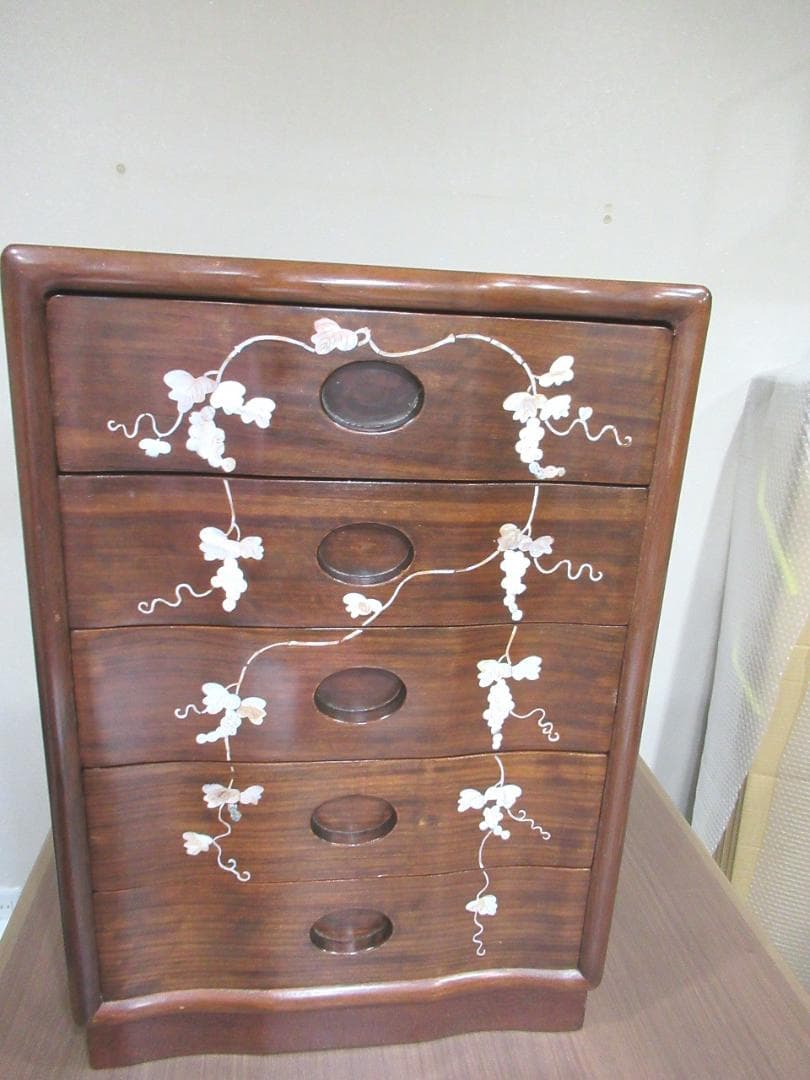螺鈿家具 　螺鈿細工　 唐木 　花梨 　葡萄柄 　５段　引き出し小箪笥　収納棚