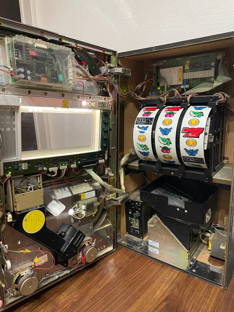 ガメラ　４号機実機　ロデオ　送料コミ　GAMERA スロットマシン