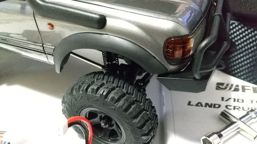 FMS FCX18 トヨタ ランドクルーザー LC80 1/18 クローラー