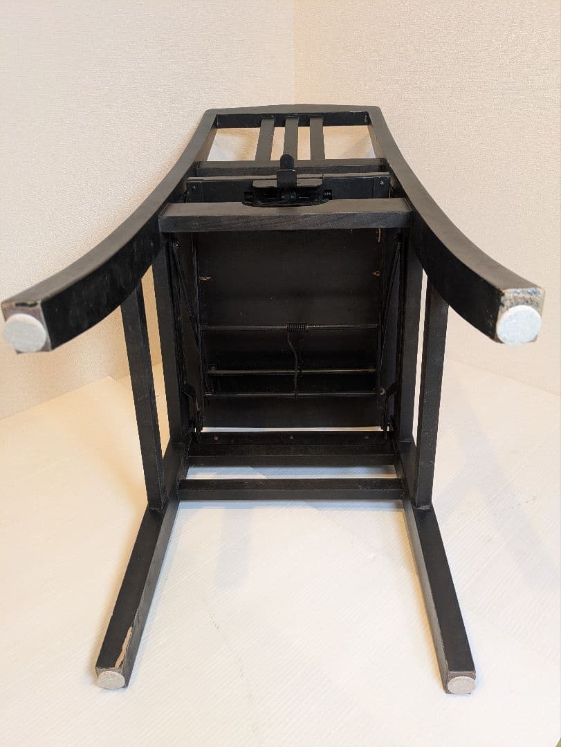 ピアノ椅子　グランドピアノ　背もたれ椅子　トムソン　高さ調整可